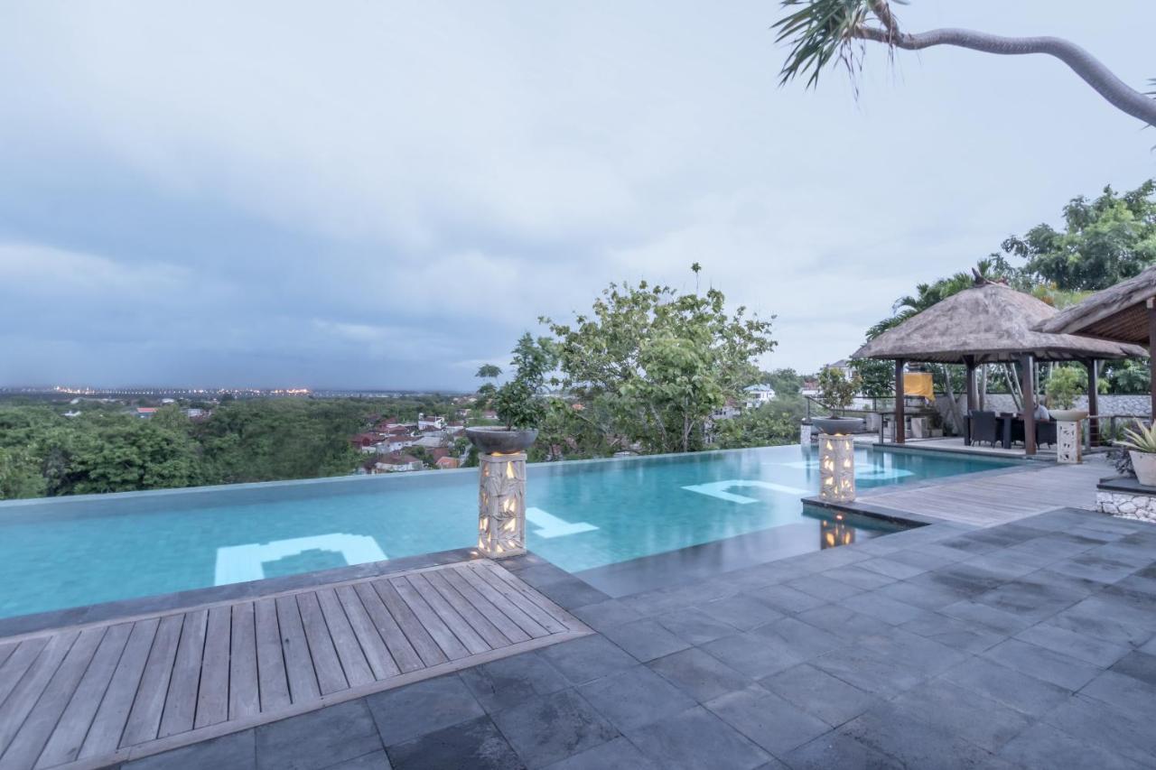 Villa Hening Jimbaran Buitenkant foto